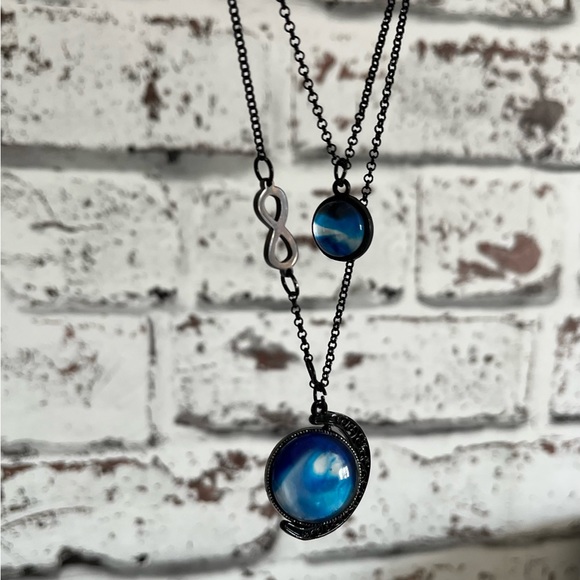 Fine Art Jewelry- Black metal & blu skies - Picture 3 of 6